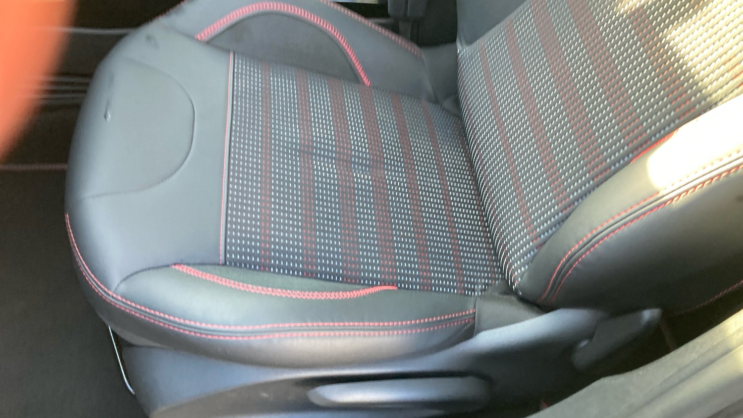 Used Peugeot 2008 2017 for sale - 76706333: Photo 29