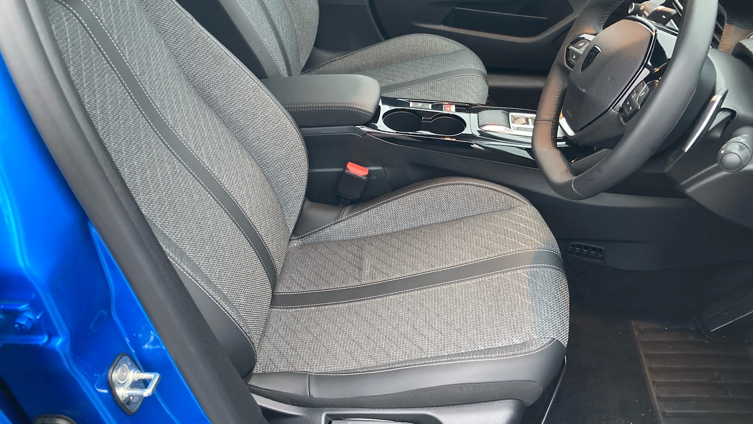 Used Peugeot 208 2025 for sale - 76570899: Photo 31