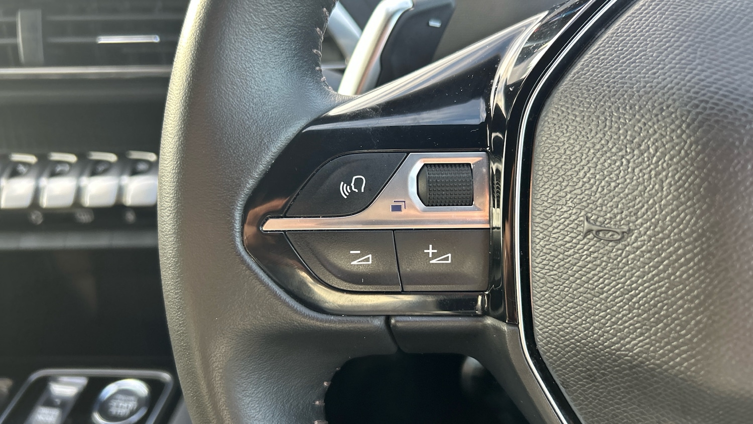 Used Peugeot 3008 2024 for sale - 76895209: Photo 25