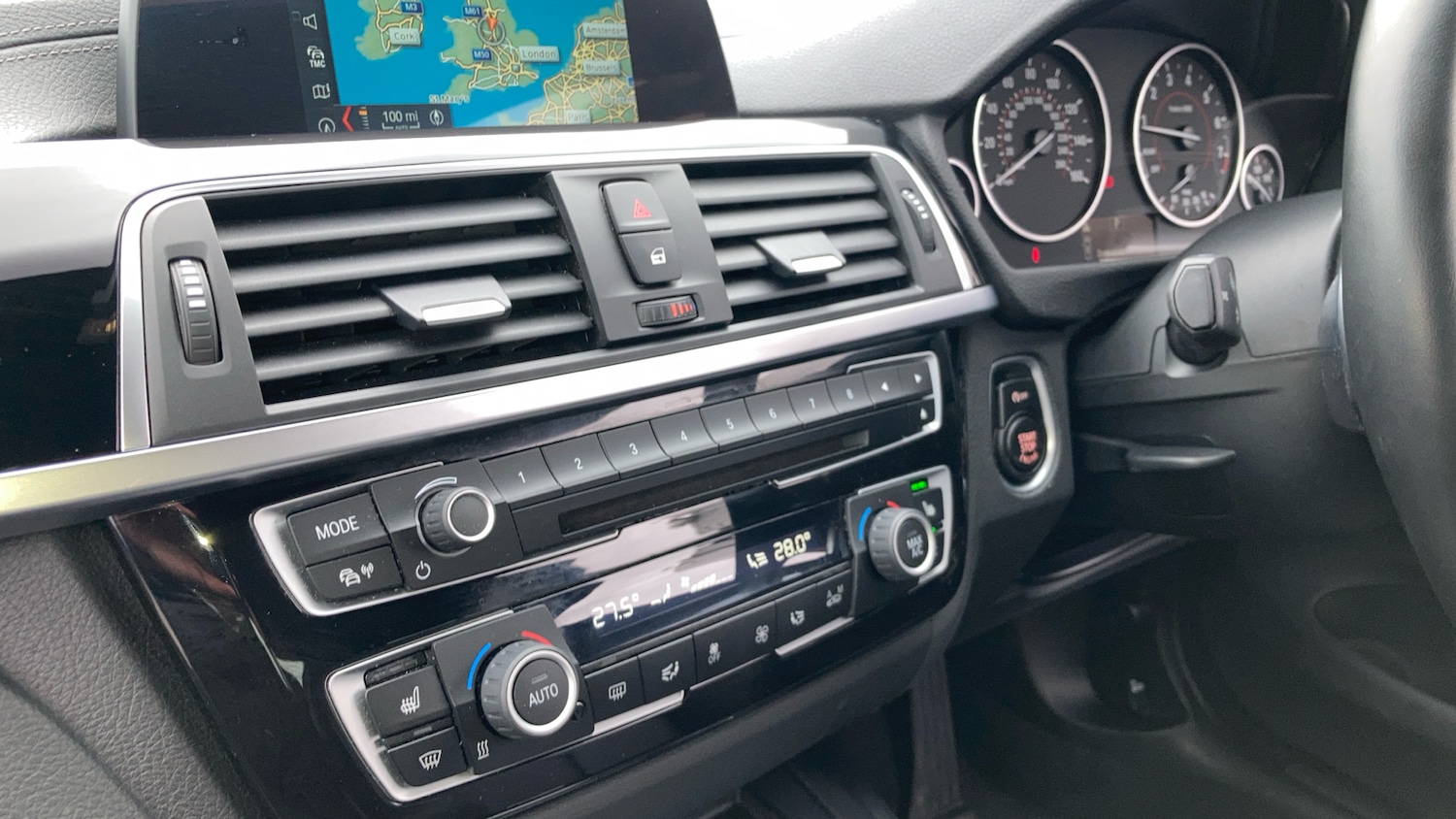 Used BMW 4 Series 2017 for sale - 77323795: Photo 27