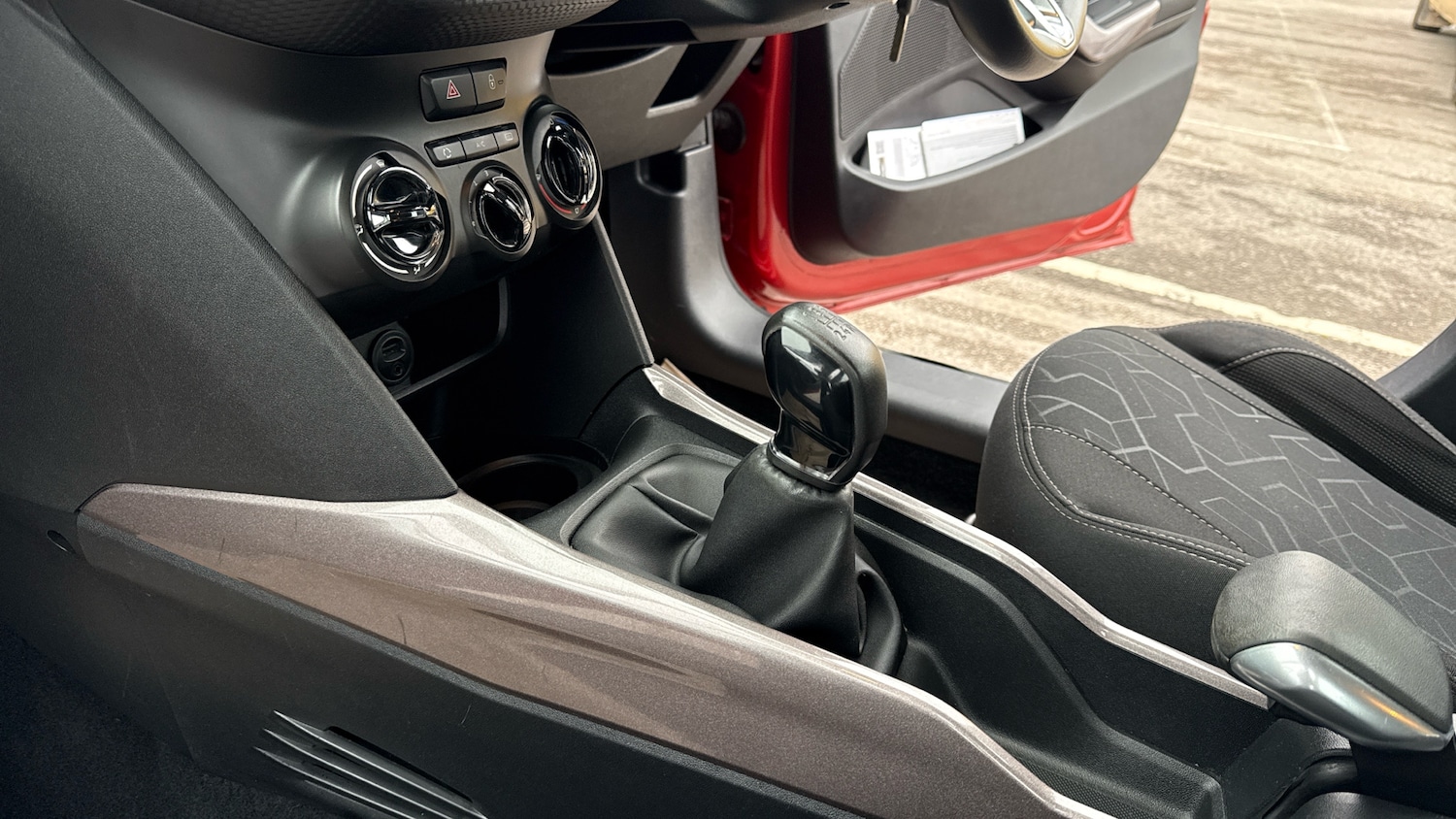 Used Peugeot 2008 2015 for sale - 76403140: Photo 13