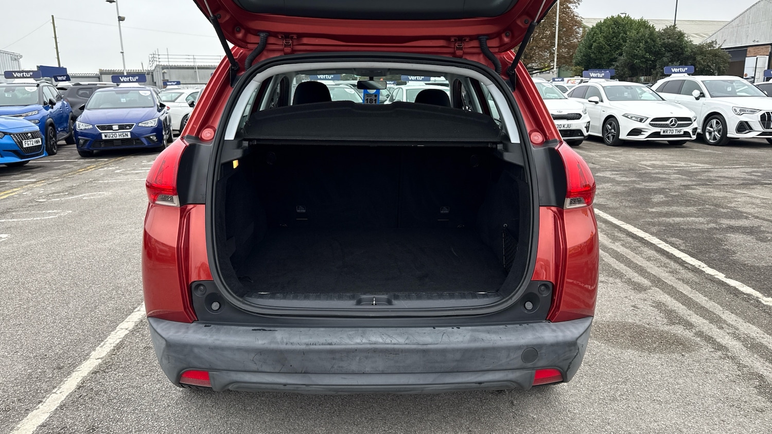 Used Peugeot 2008 2015 for sale - 76403140: Photo 4