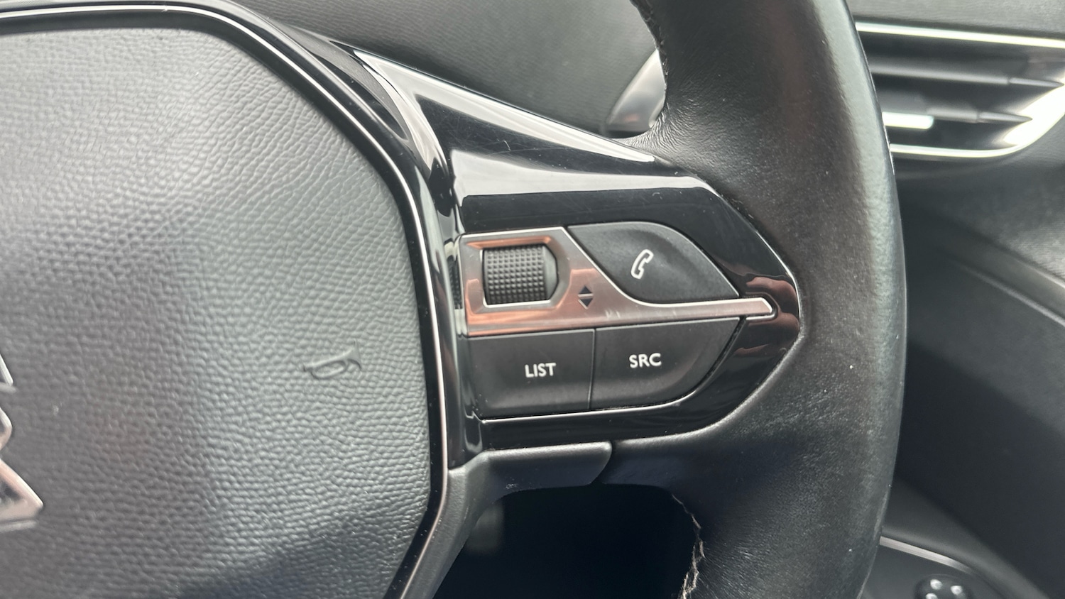 Used Peugeot 3008 2020 for sale - 76413220: Photo 32