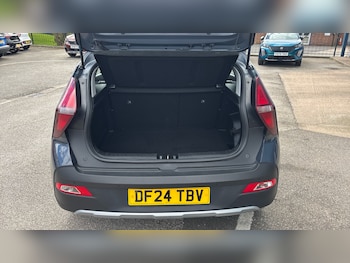 Used Hyundai BAYON 2024 for sale - 78040151: Photo