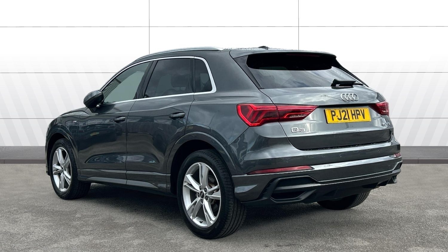 Used Audi Q3 2021 for sale - 76391608: Photo 2