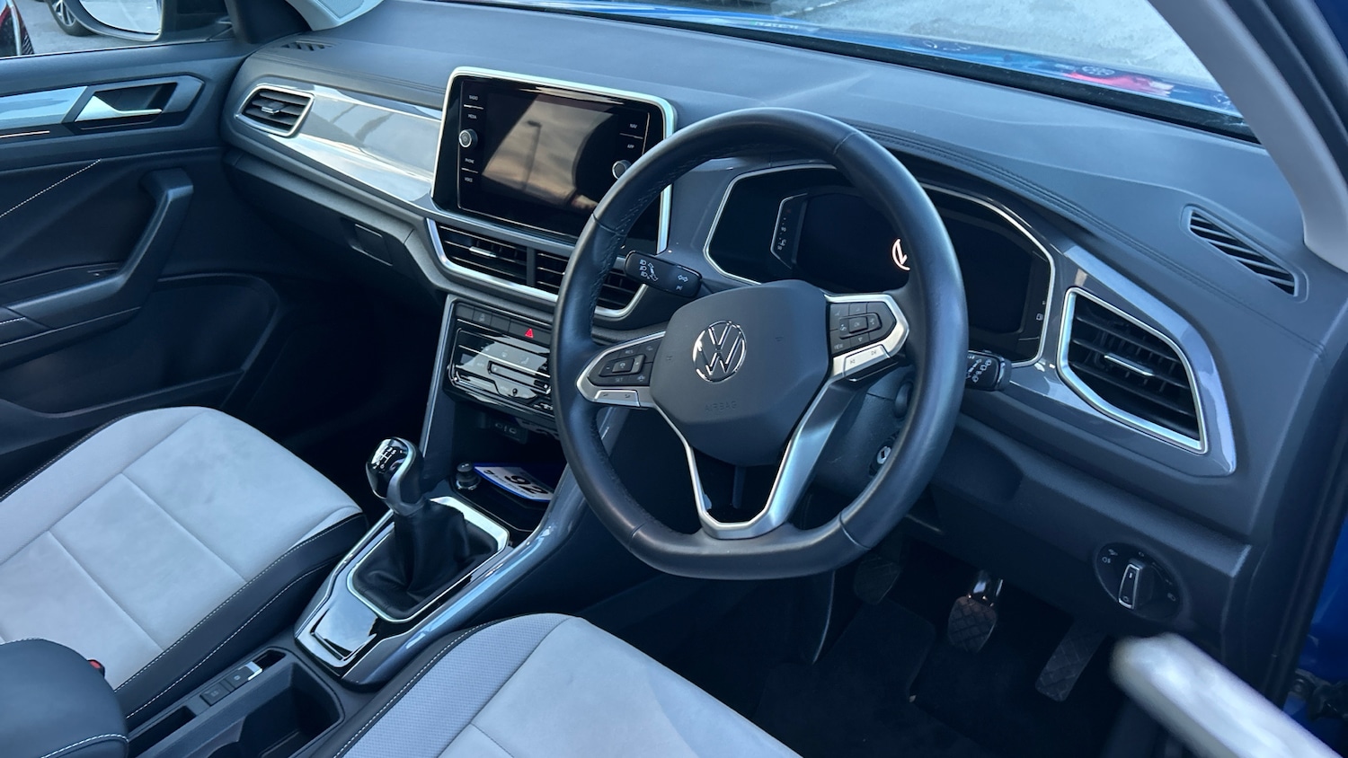 Used Volkswagen T-Roc 2023 for sale - 77746518: Photo 11