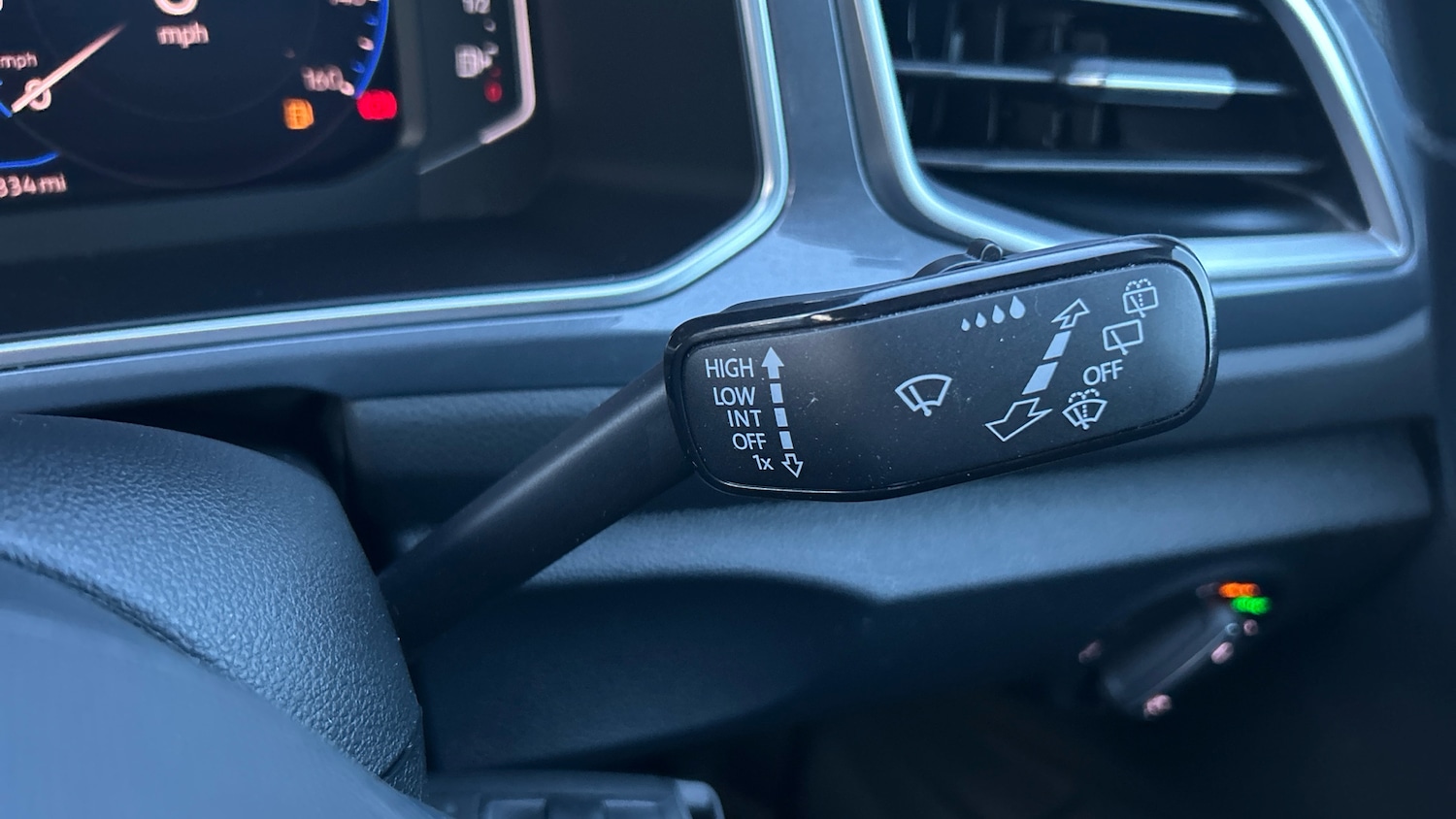 Used Volkswagen T-Roc 2023 for sale - 77746518: Photo 25