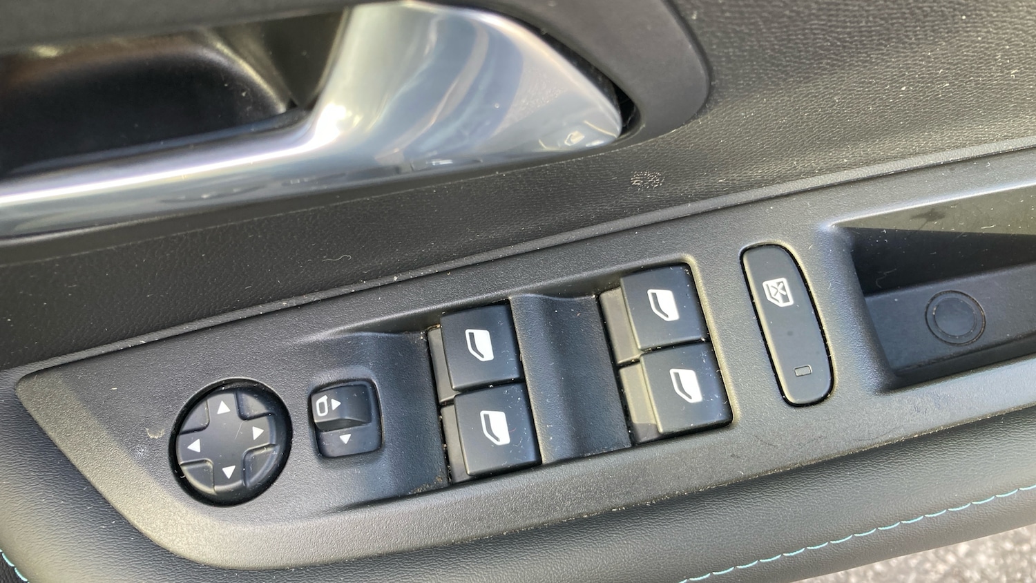 Used Peugeot 208 2021 for sale - 76649536: Photo 25