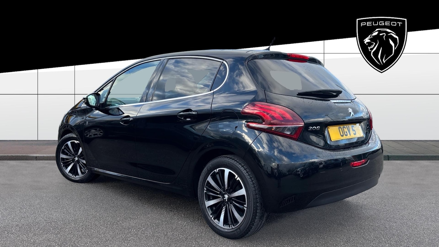 Used Peugeot 208 2019 for sale - 77247237: Photo 2