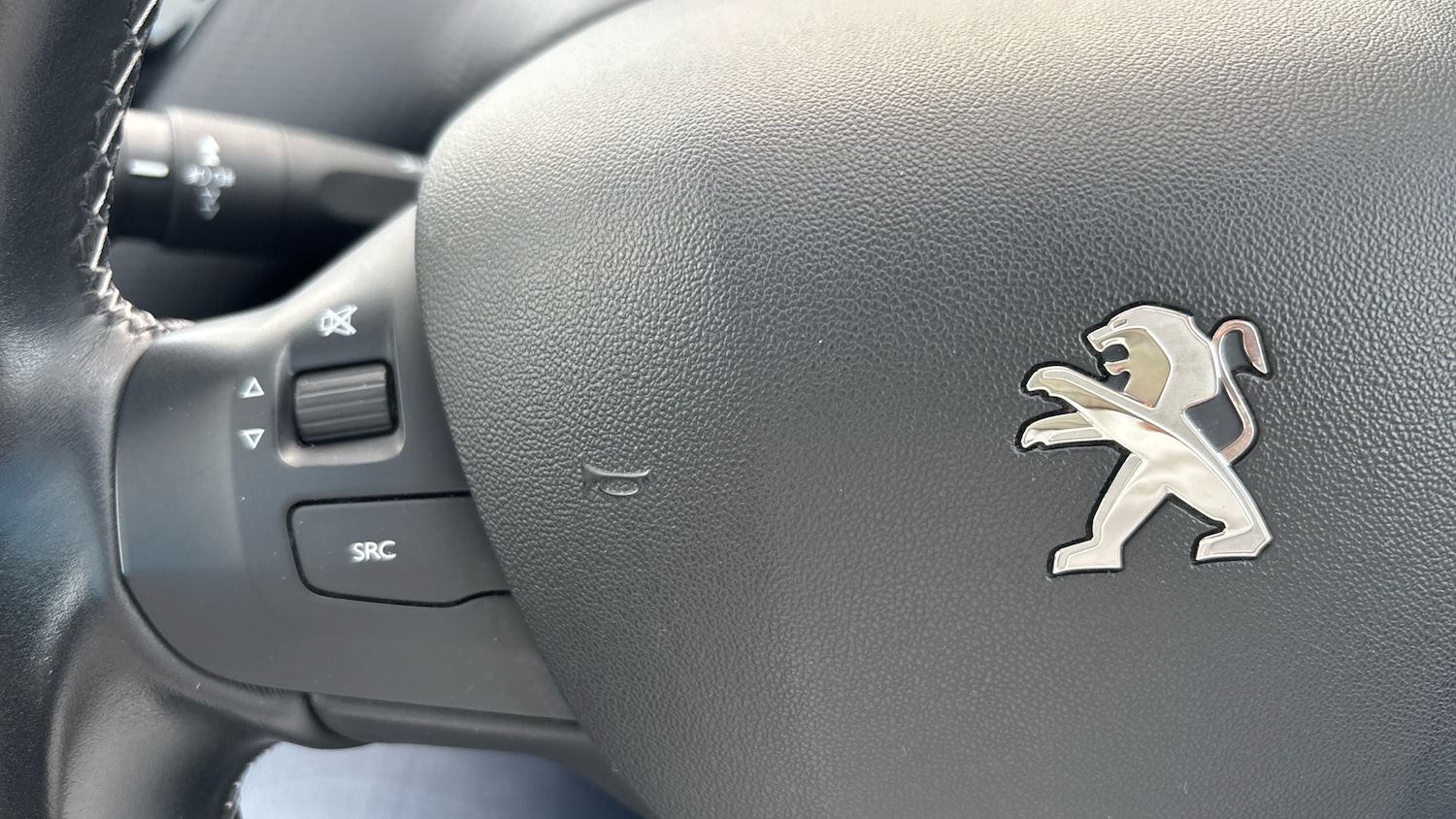 Used Peugeot 208 2019 for sale - 77247237: Photo 32