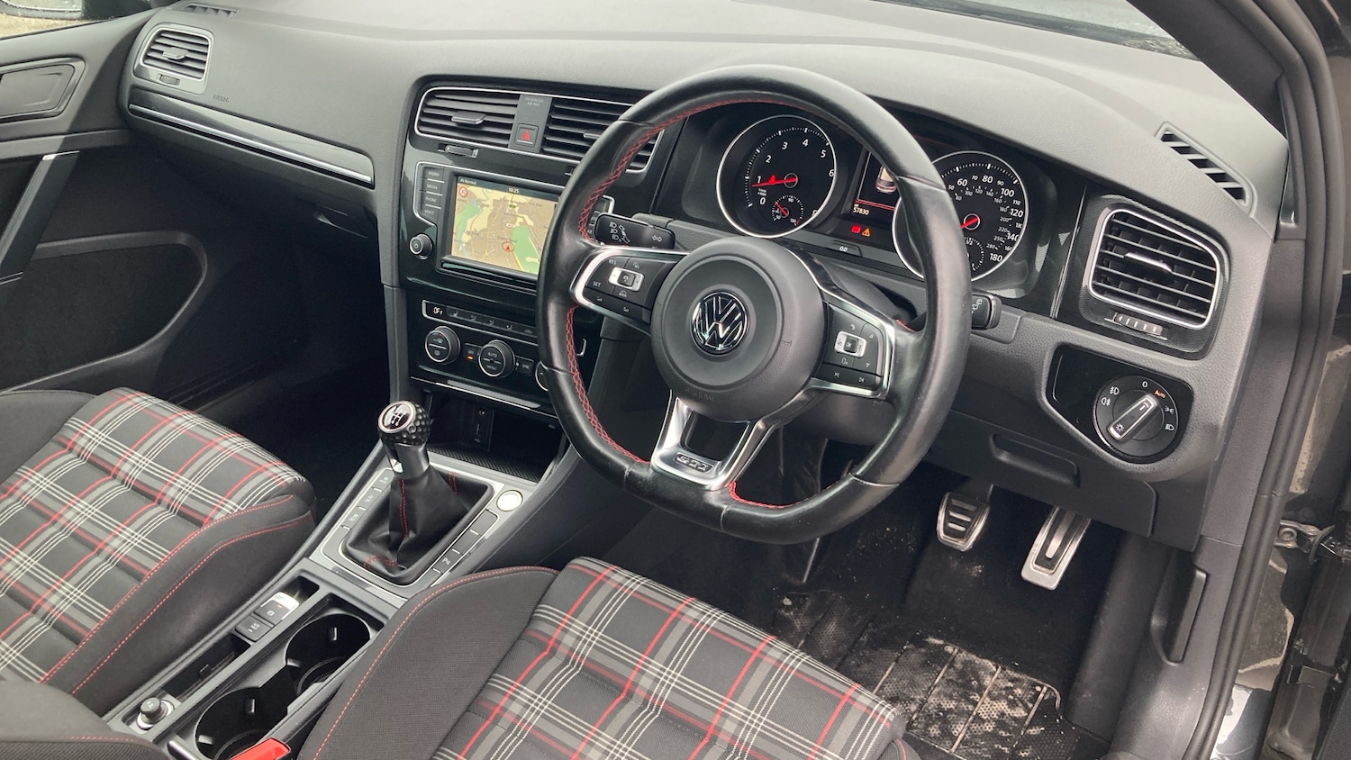 Used Volkswagen Golf 2016 for sale - 76273609: Photo 11