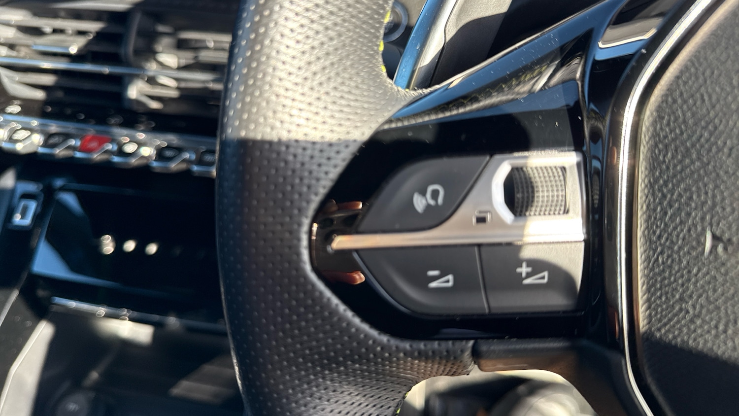 Used Peugeot 2008 2023 for sale - 75921663: Photo 41