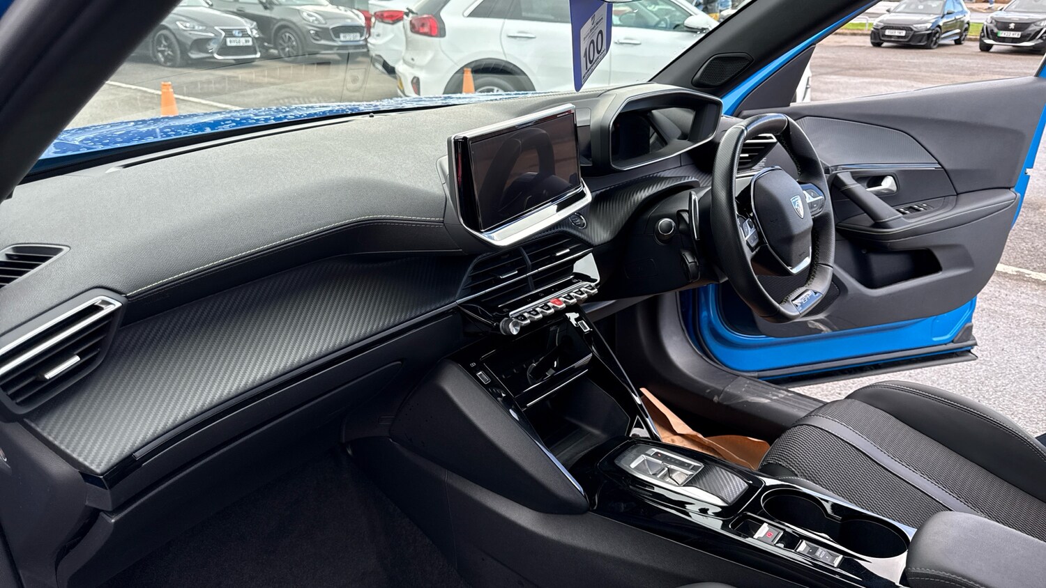 Used Peugeot 2008 2023 for sale - 75921663: Photo 9