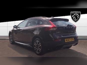 Used Volvo V40 2017 for sale - 75661810: Photo