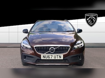 Used Volvo V40 2017 for sale - 75661810: Photo