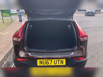 Used Volvo V40 2017 for sale - 75661810: Photo
