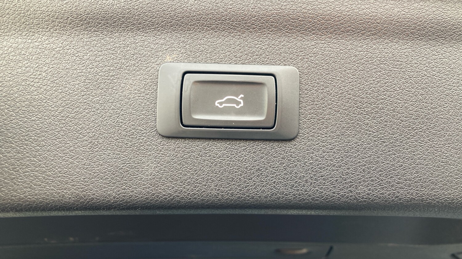 Used Audi Q3 2018 for sale - 76835269: Photo 33