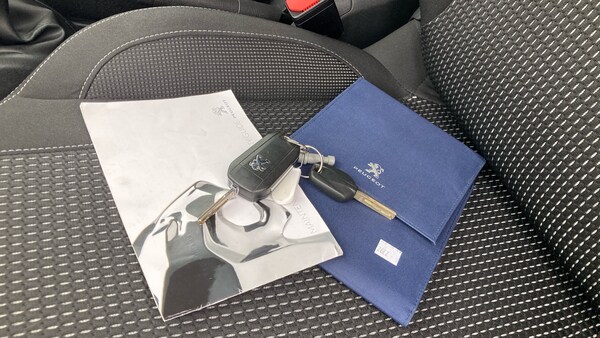 Used Peugeot 208 2019 for sale - 76067421: Photo 19