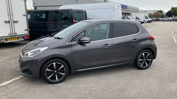 Used Peugeot 208 2019 for sale - 76067421: Photo 24