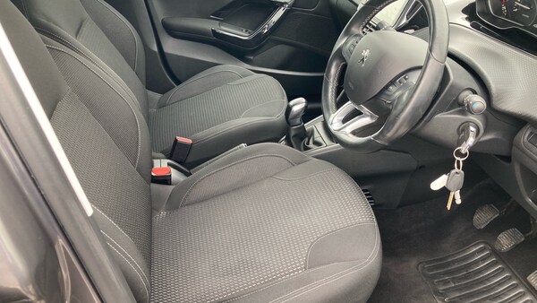 Used Peugeot 208 2019 for sale - 76067421: Photo 28