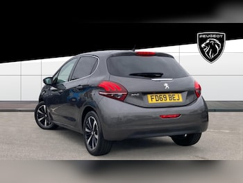 Used Peugeot 208 2019 for sale - 76067421: Photo 2