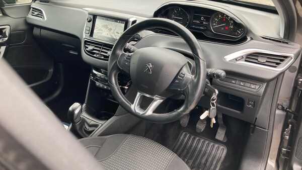 Used Peugeot 208 2019 for sale - 76067421: Photo 30