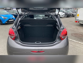Used Peugeot 208 2019 for sale - 76067421: Photo 4