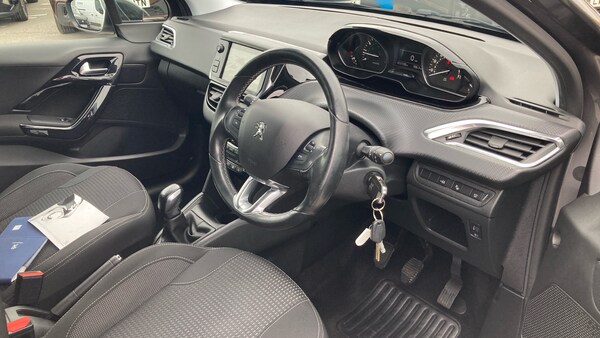 Used Peugeot 208 2019 for sale - 76067421: Photo 9