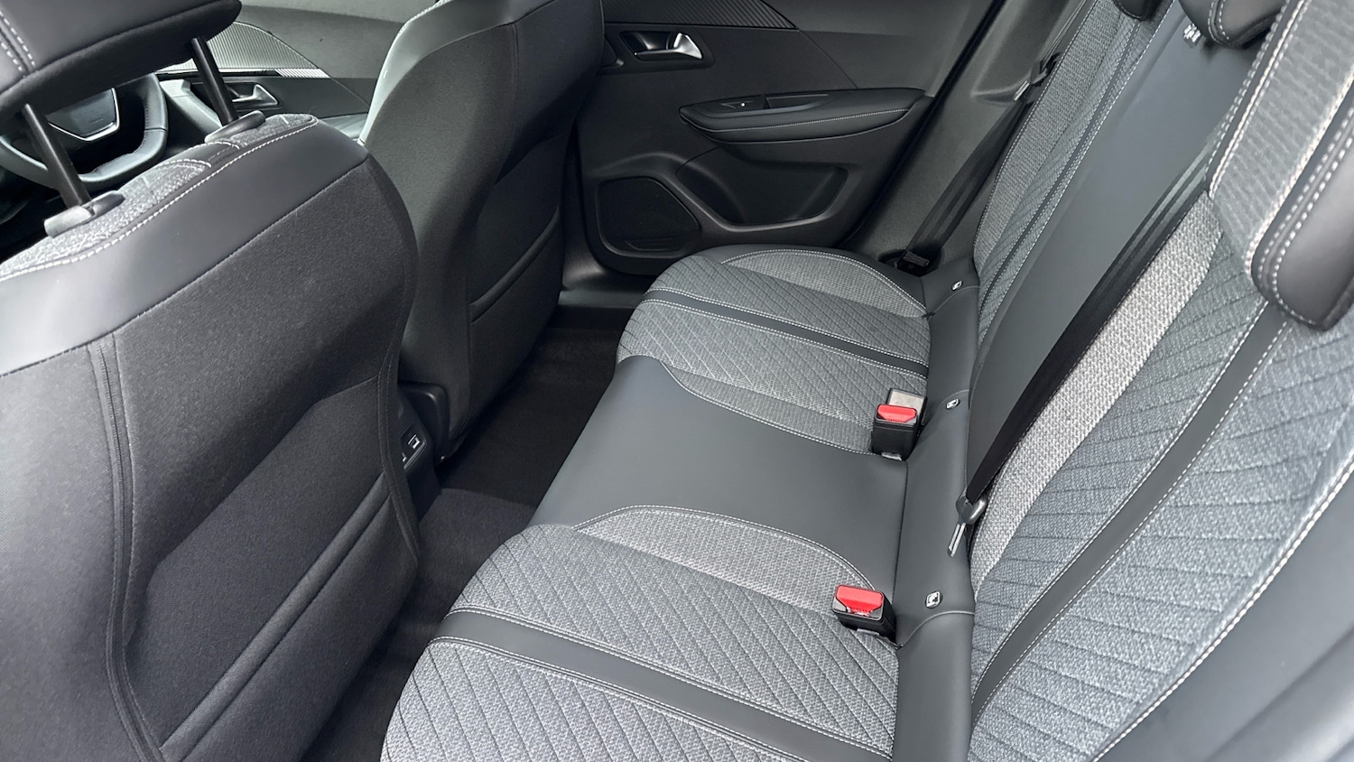 Used Peugeot 2008 2025 for sale - 77744146: Photo 31