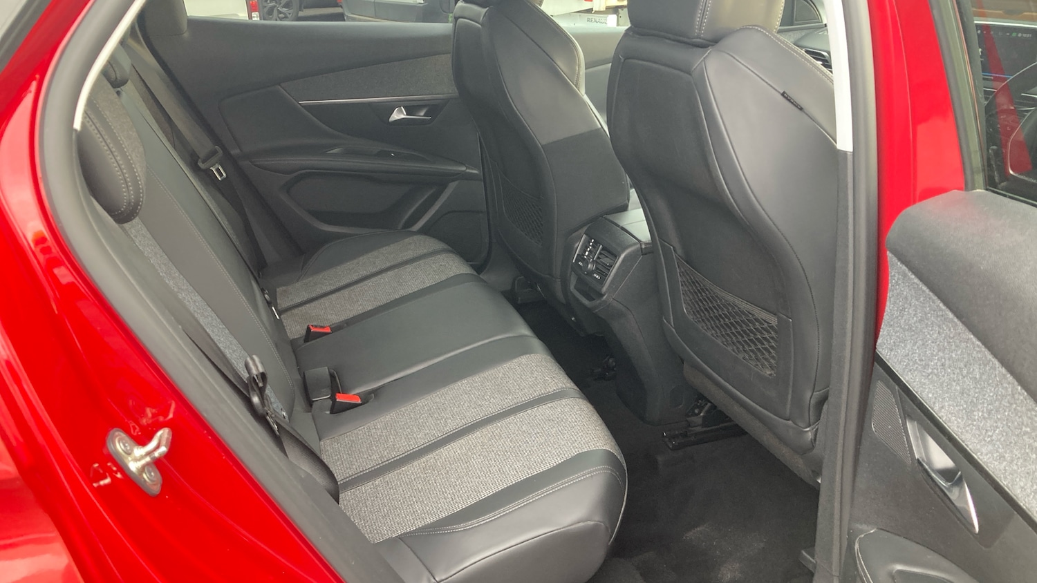 Used Peugeot 3008 2018 for sale - 76777217: Photo 26