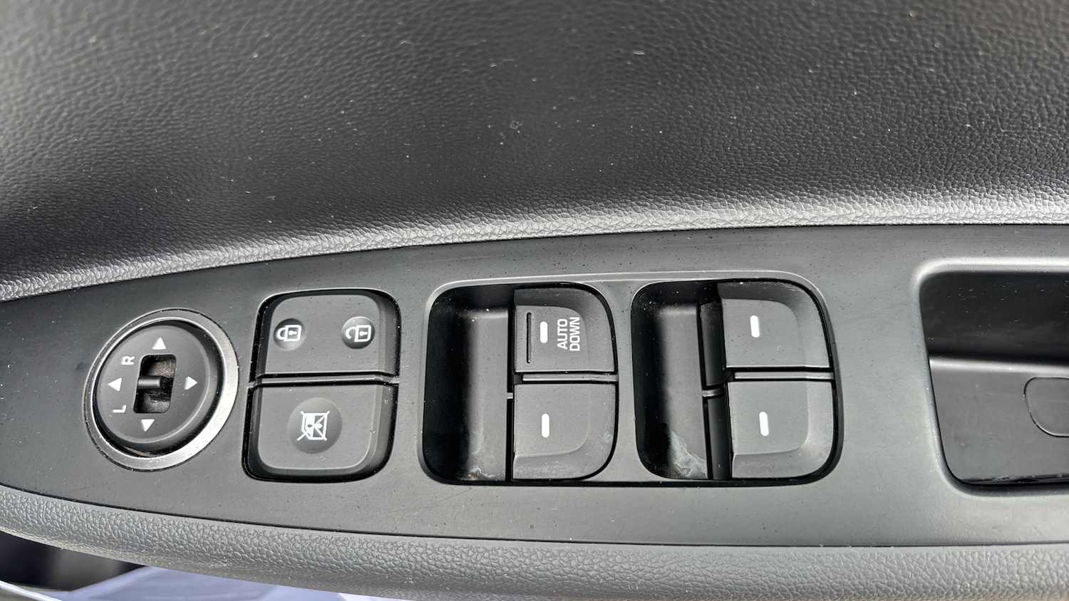 Used Hyundai i10 2019 for sale - 78093405: Photo 24