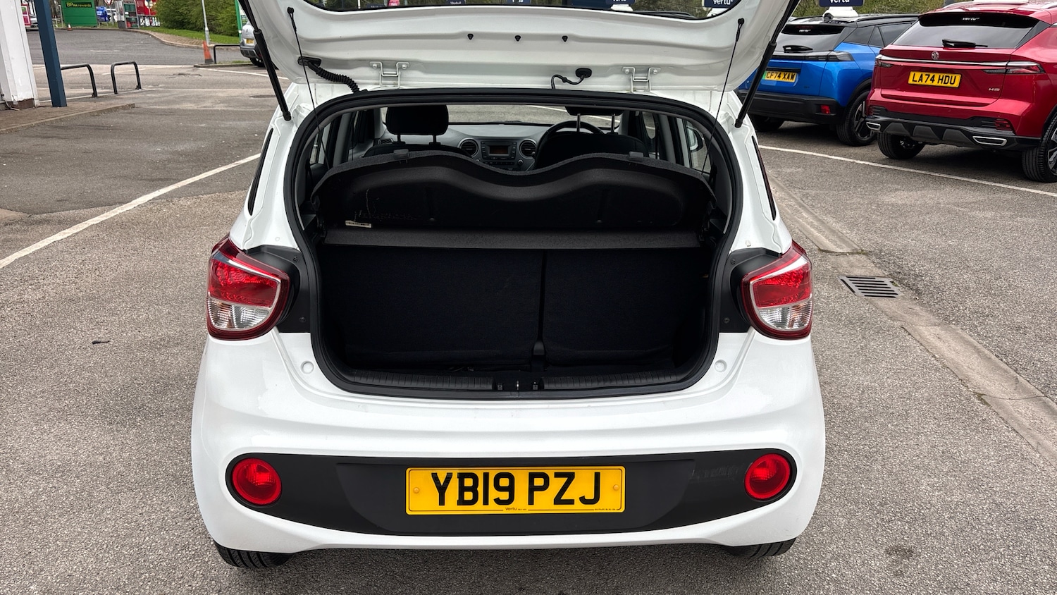 Used Hyundai i10 2019 for sale - 78093405: Photo 4