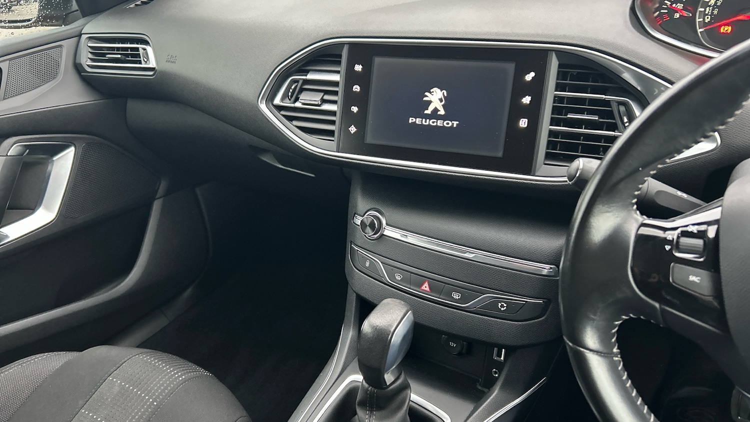 Used Peugeot 308 2015 for sale - 77069189: Photo 14