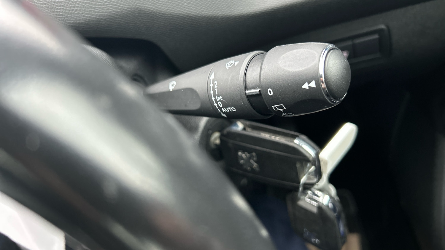 Used Peugeot 308 2015 for sale - 77069189: Photo 27