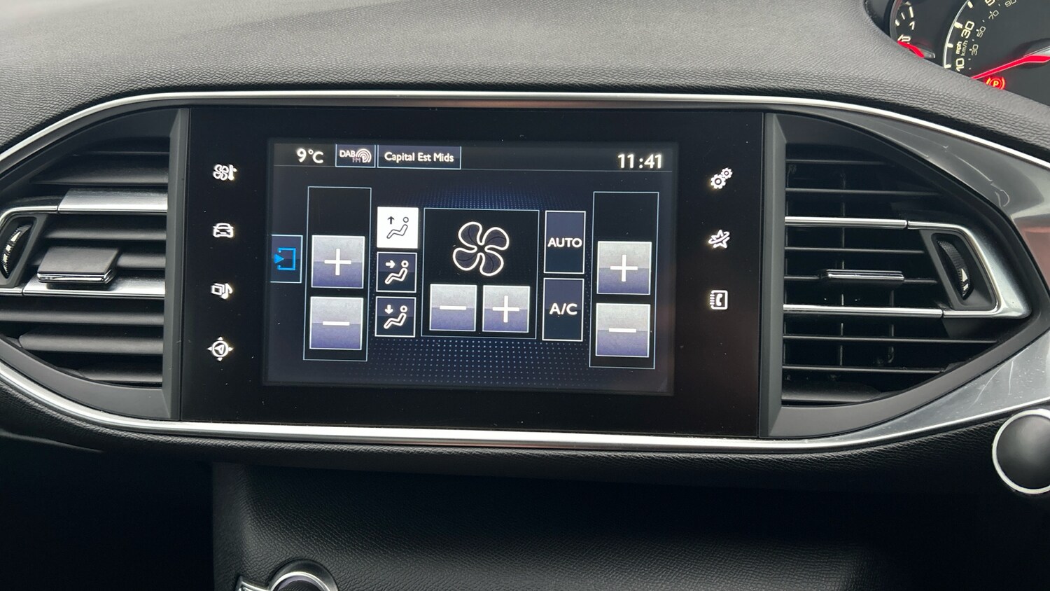 Used Peugeot 308 2015 for sale - 77069189: Photo 32