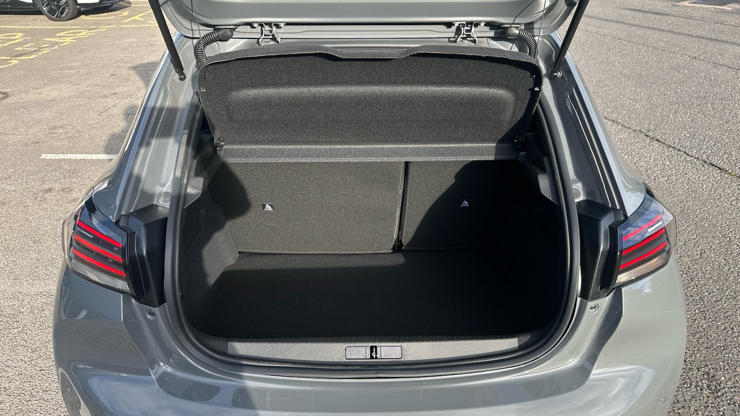 Used Peugeot 208 2025 for sale - 76449218: Photo 4