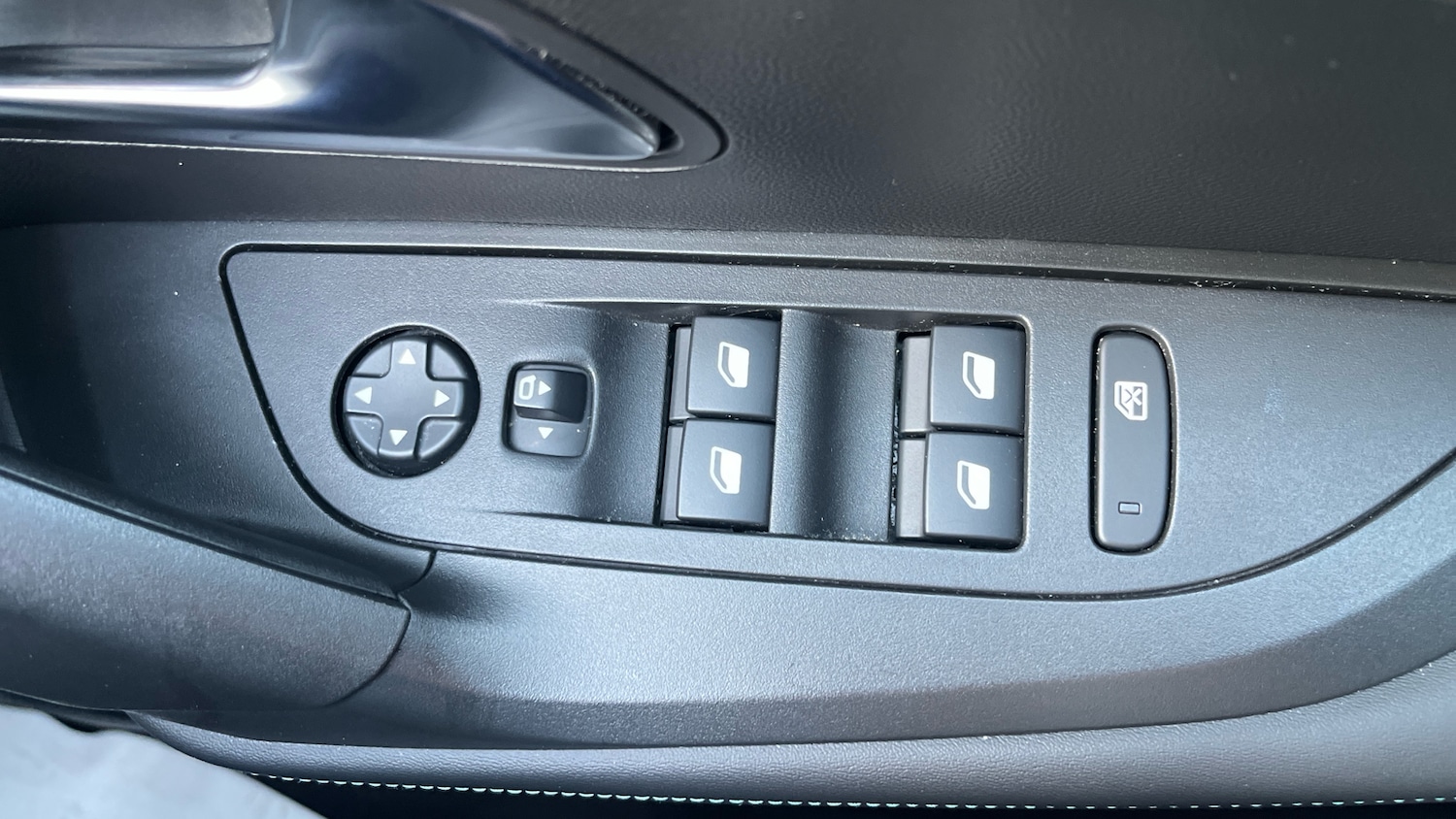 Used Peugeot 2008 2022 for sale - 77435637: Photo 32