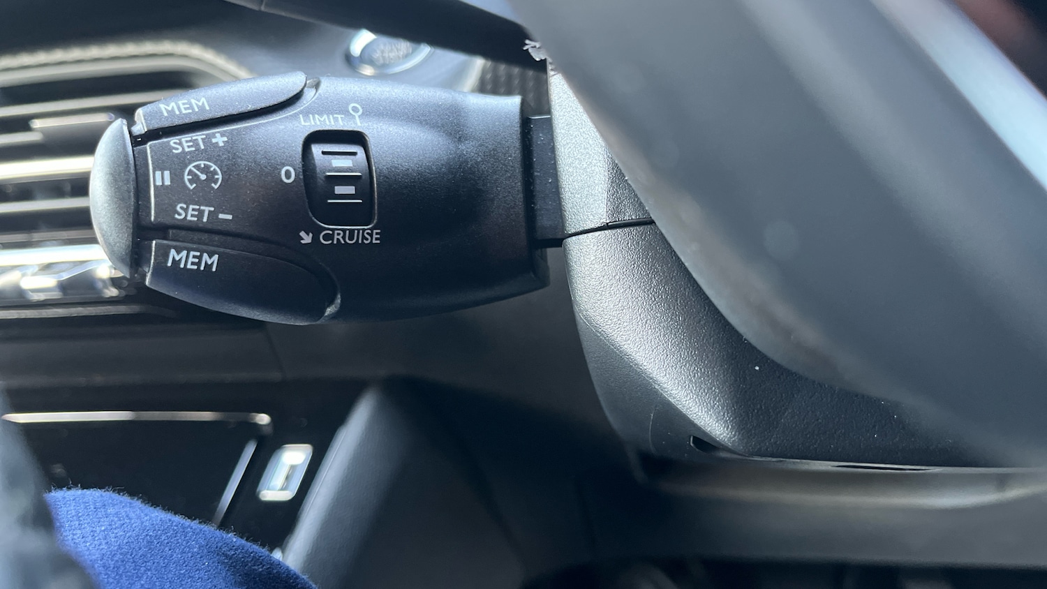 Used Peugeot 2008 2022 for sale - 77435637: Photo 38