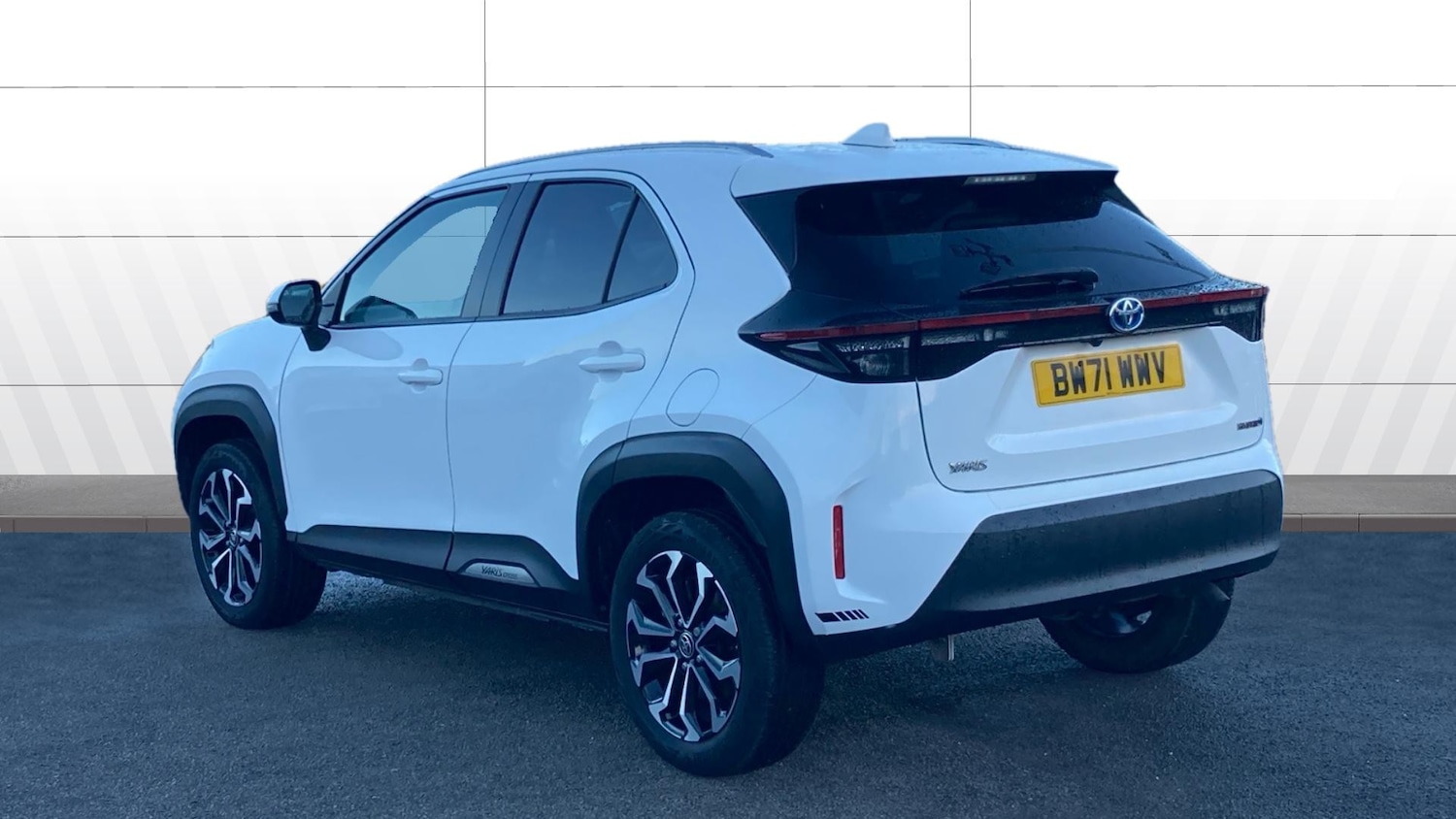 Used Toyota Yaris Cross 2022 for sale - 76693235: Photo 2