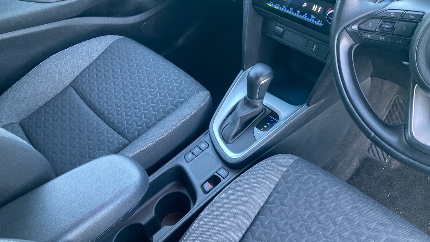 Used Toyota Yaris Cross 2022 for sale - 76693235: Photo 32