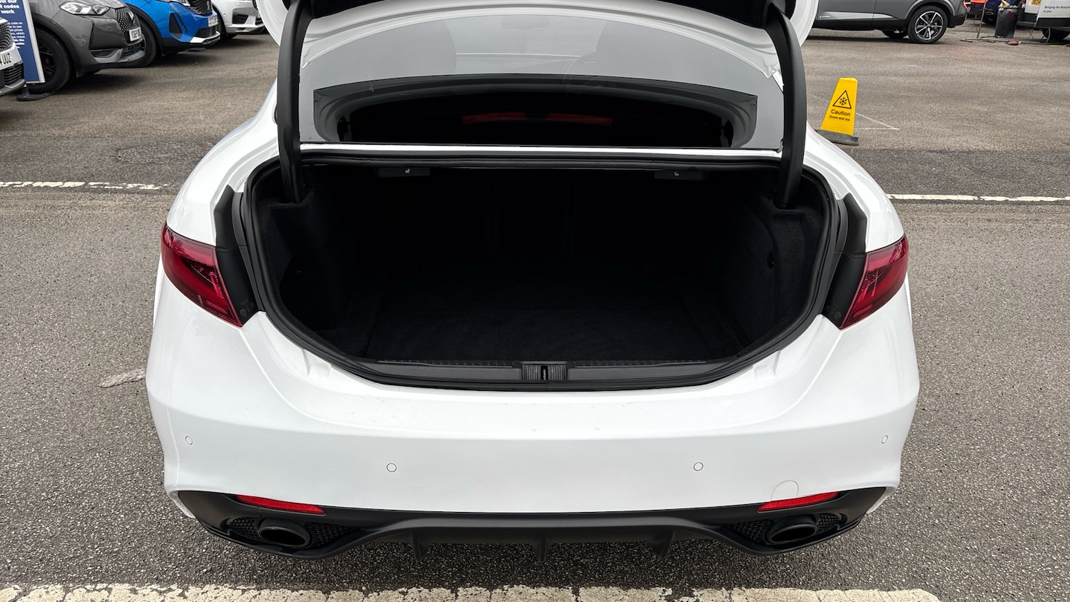 Used Alfa Romeo Giulia 2021 for sale - 77377937: Photo 4