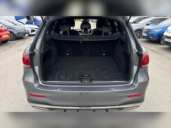 Used Mercedes-Benz GLC 2019 for sale - 77712931: Photo