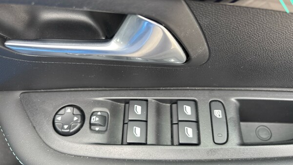 Used Peugeot 208 2022 for sale - 76102772: Photo 26