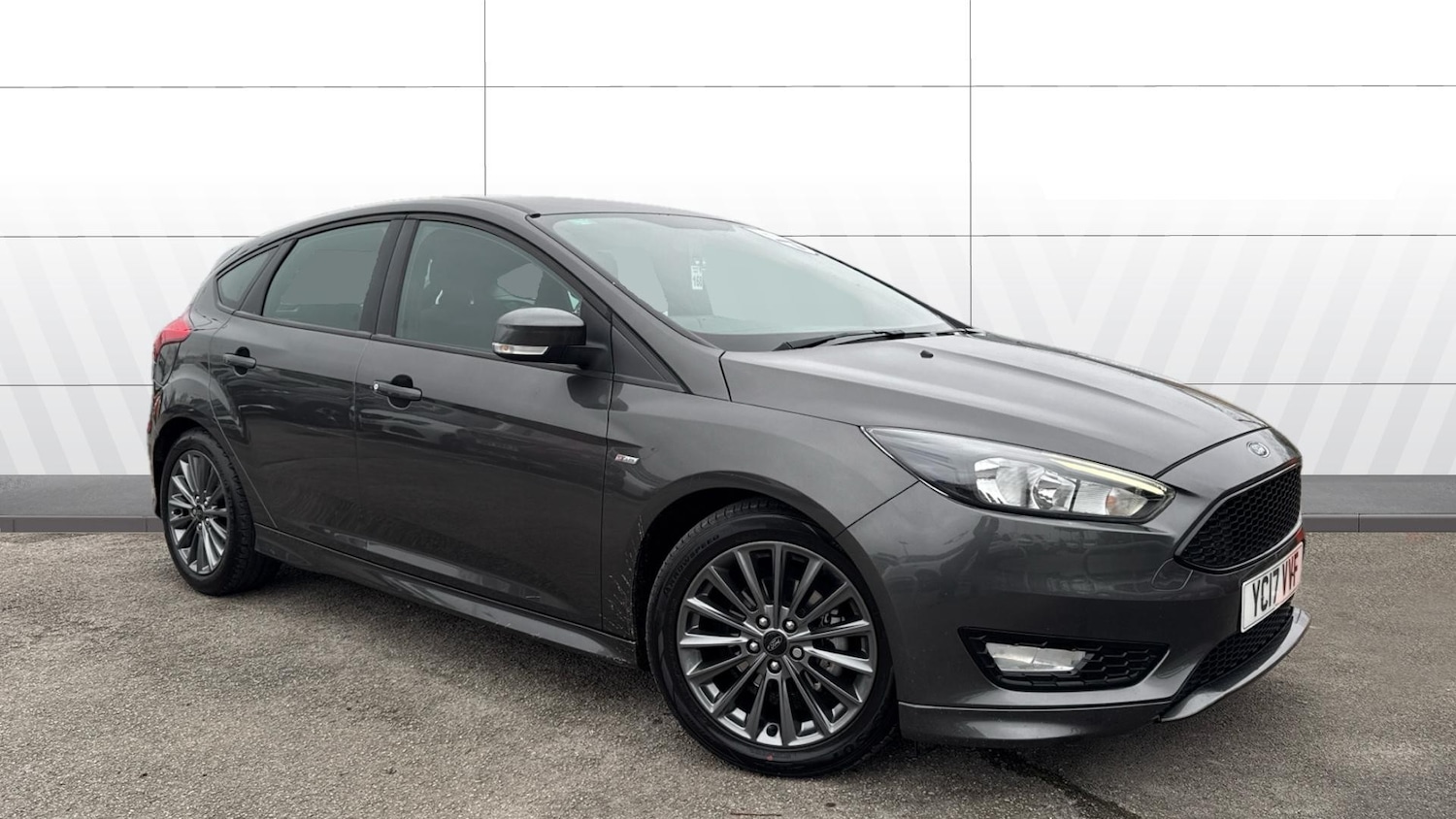 Used Ford Focus 2017 for sale - 76504828: Photo 1