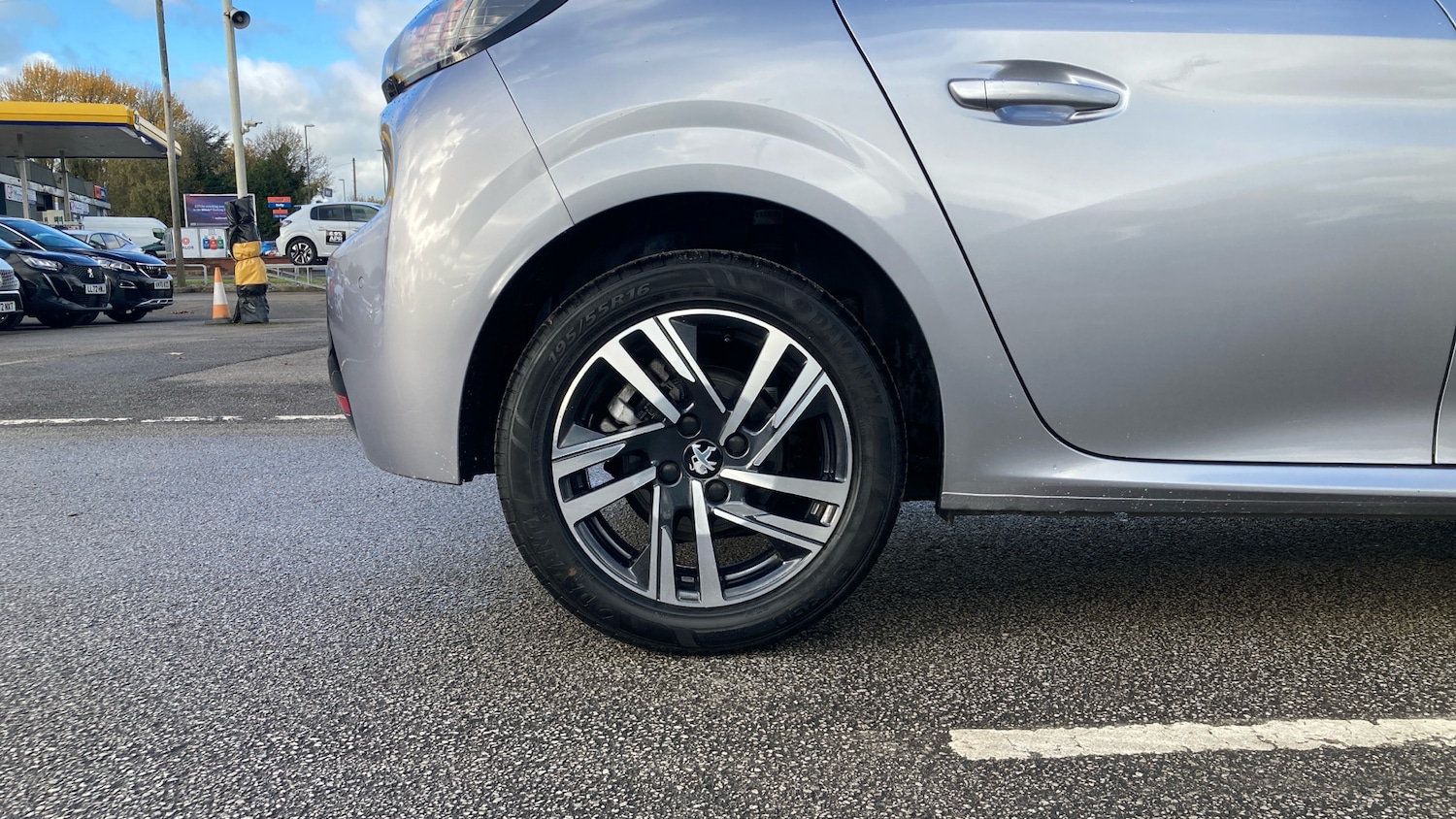 Used Peugeot 208 2023 for sale - 76436480: Photo 7