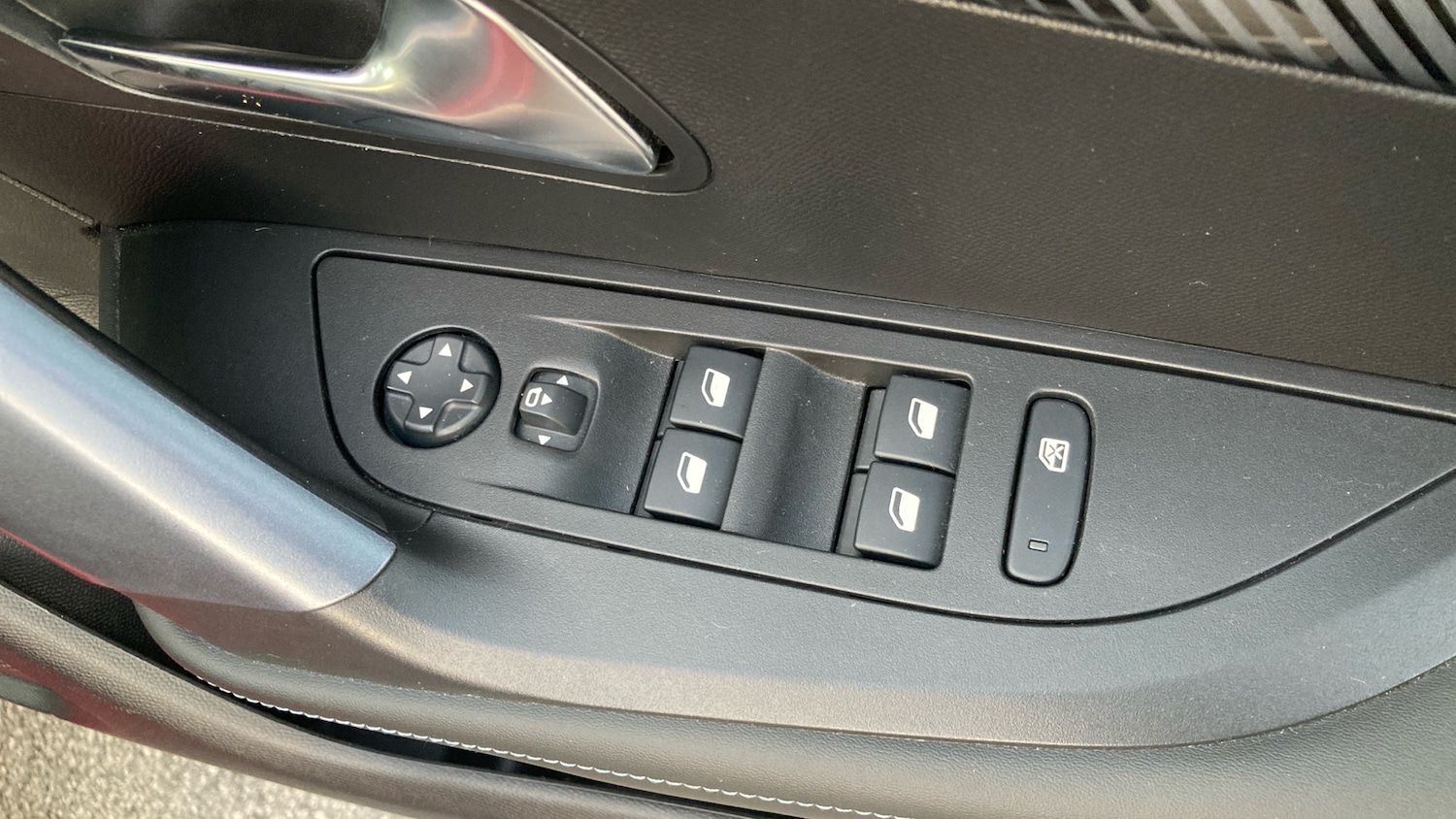 Used Peugeot 2008 2020 for sale - 76422217: Photo 25