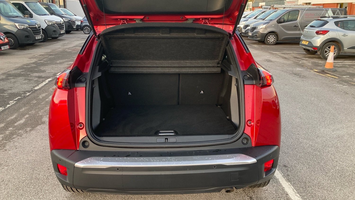 Used Peugeot 2008 2020 for sale - 76422217: Photo 4