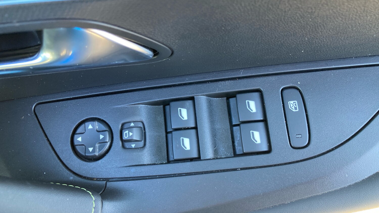 Used Peugeot 2008 2024 for sale - 76627783: Photo 34