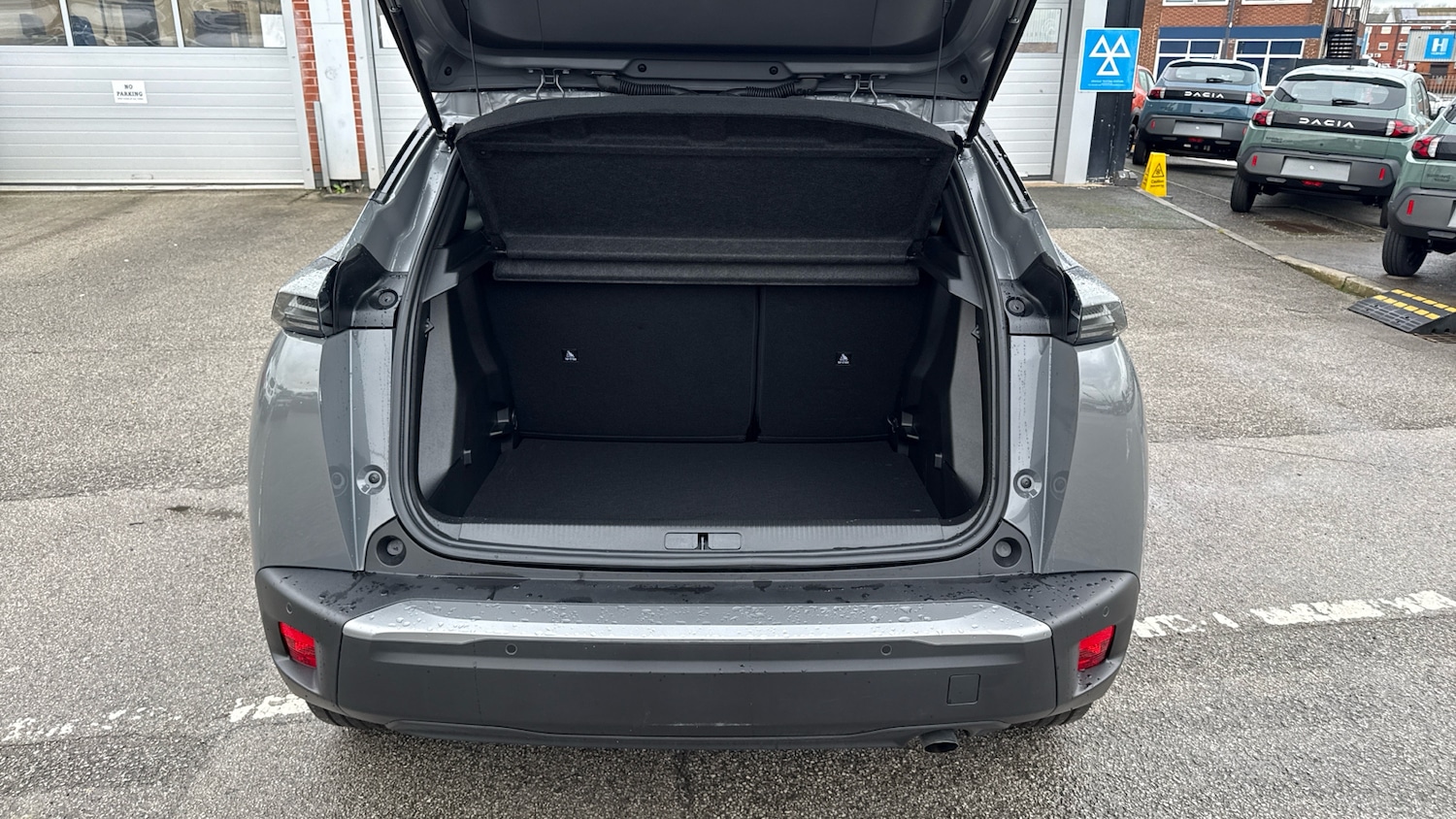 Used Peugeot 2008 2025 for sale - 77847656: Photo 4