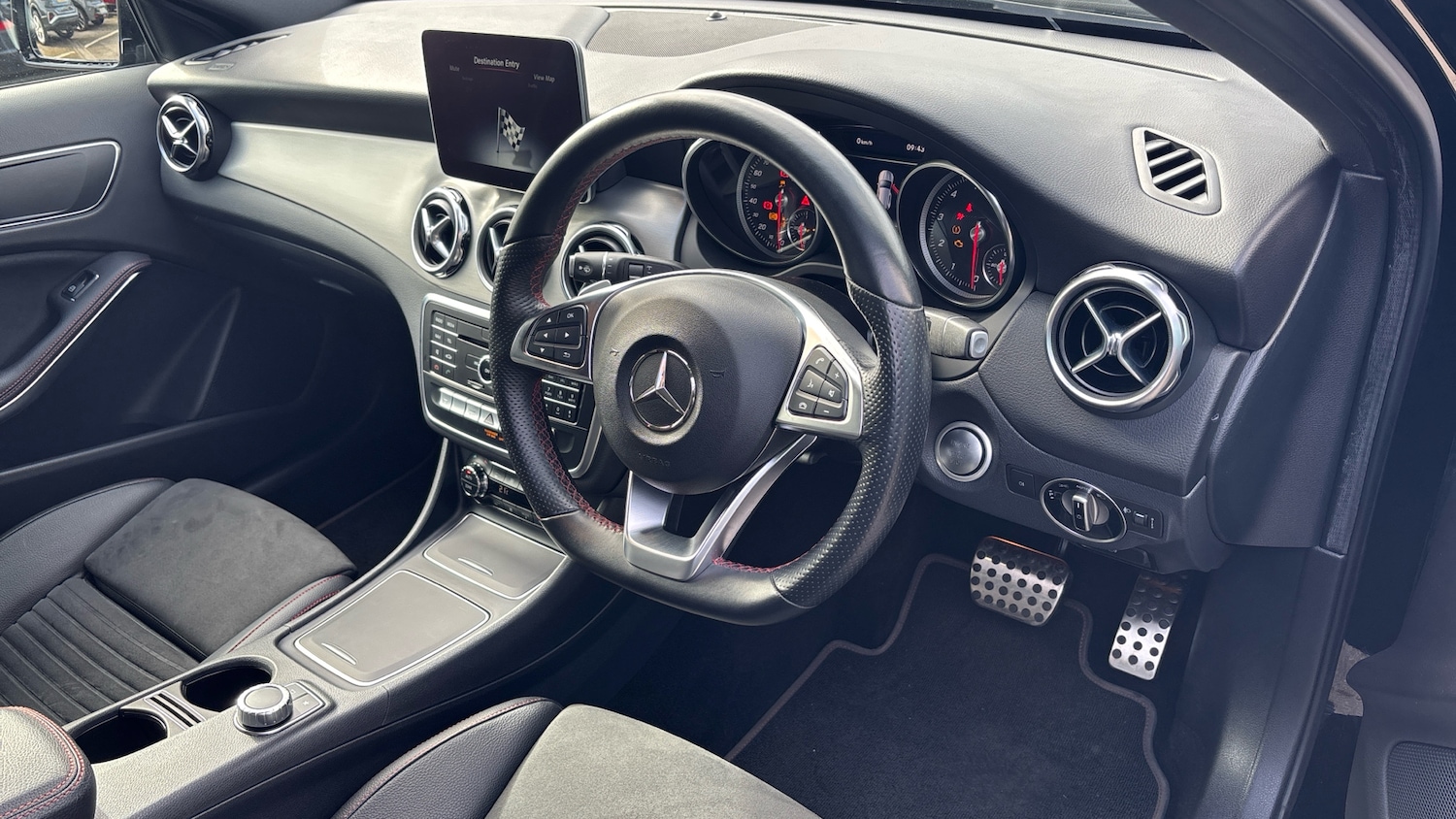 Used Mercedes-Benz GLA 2018 for sale - 77901432: Photo 11